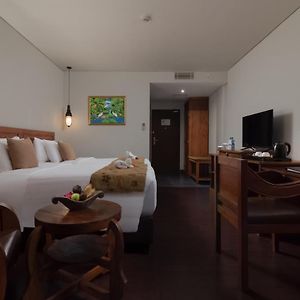 Double Room Bathtub Deluxe or Smoking